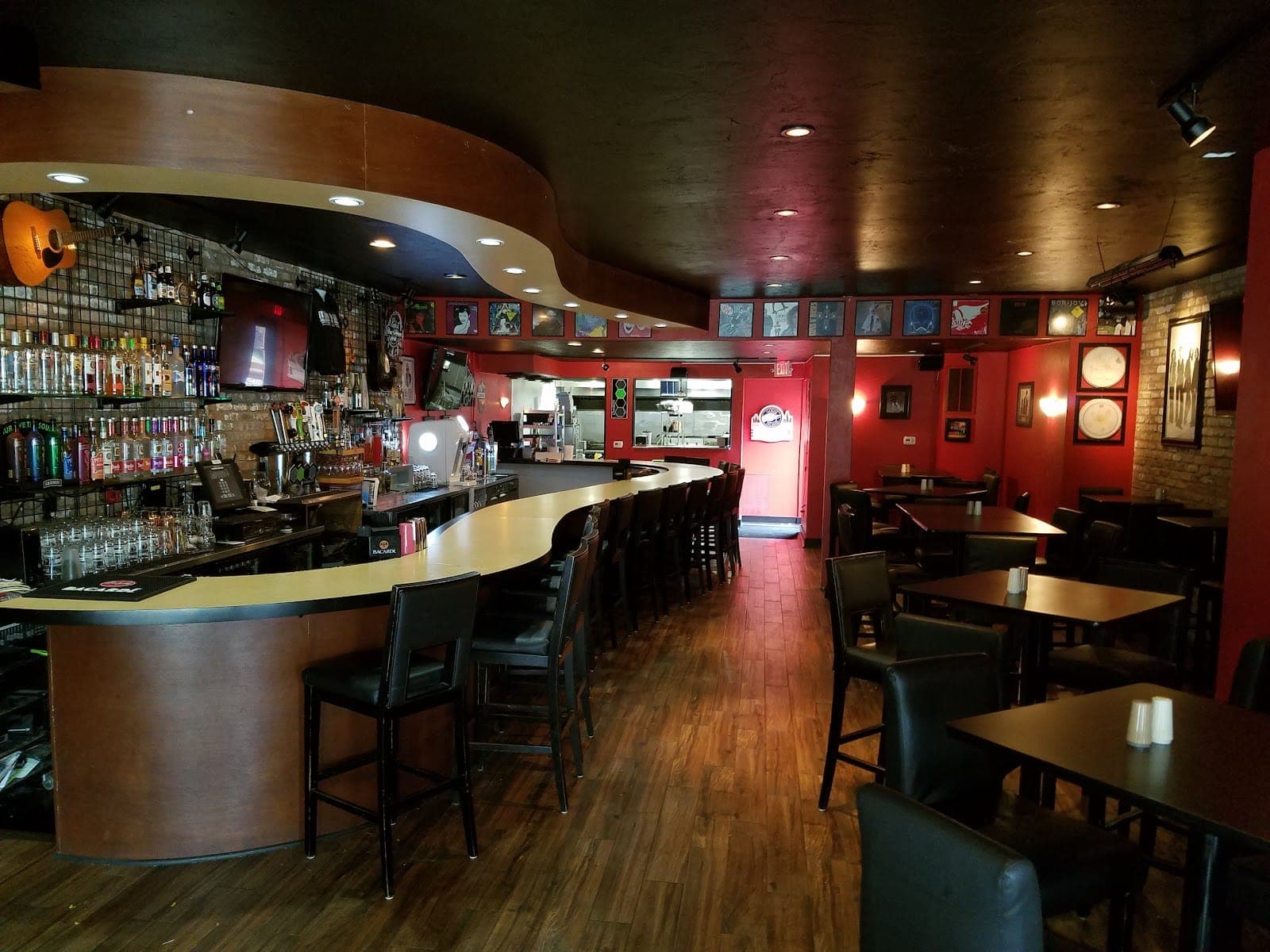 Mainstream Bar and Grill