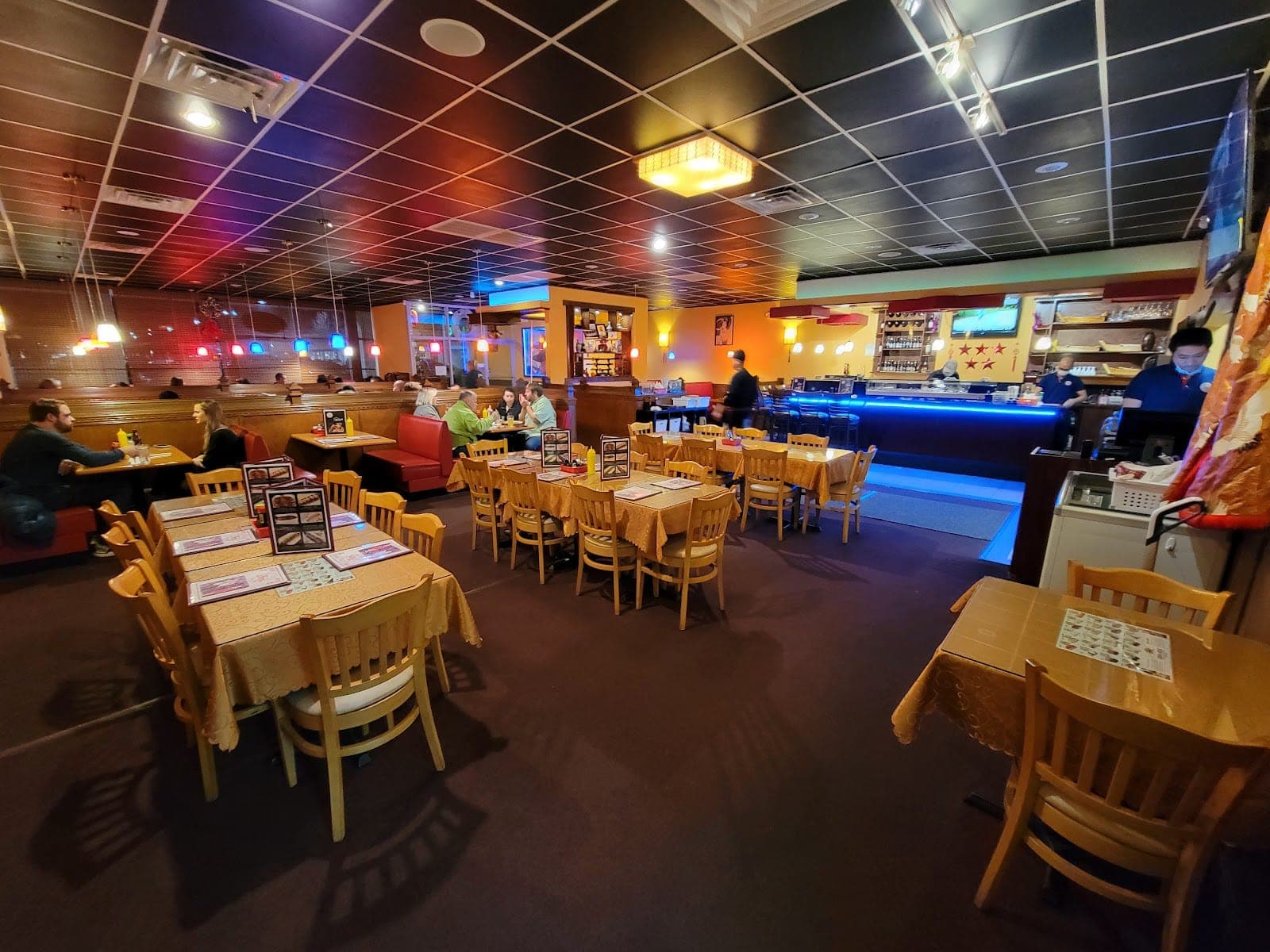 FUJI Steakhouse & Sushi bar