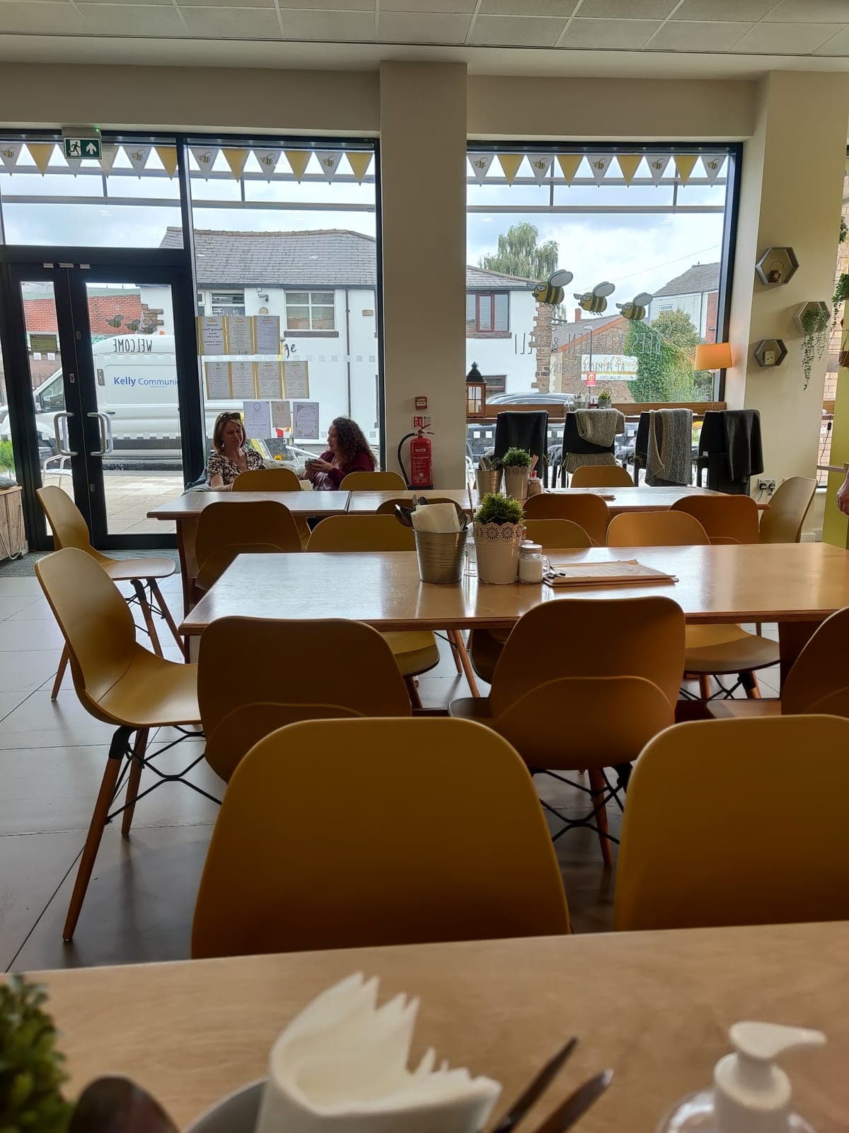 The Bees Country Kitchen