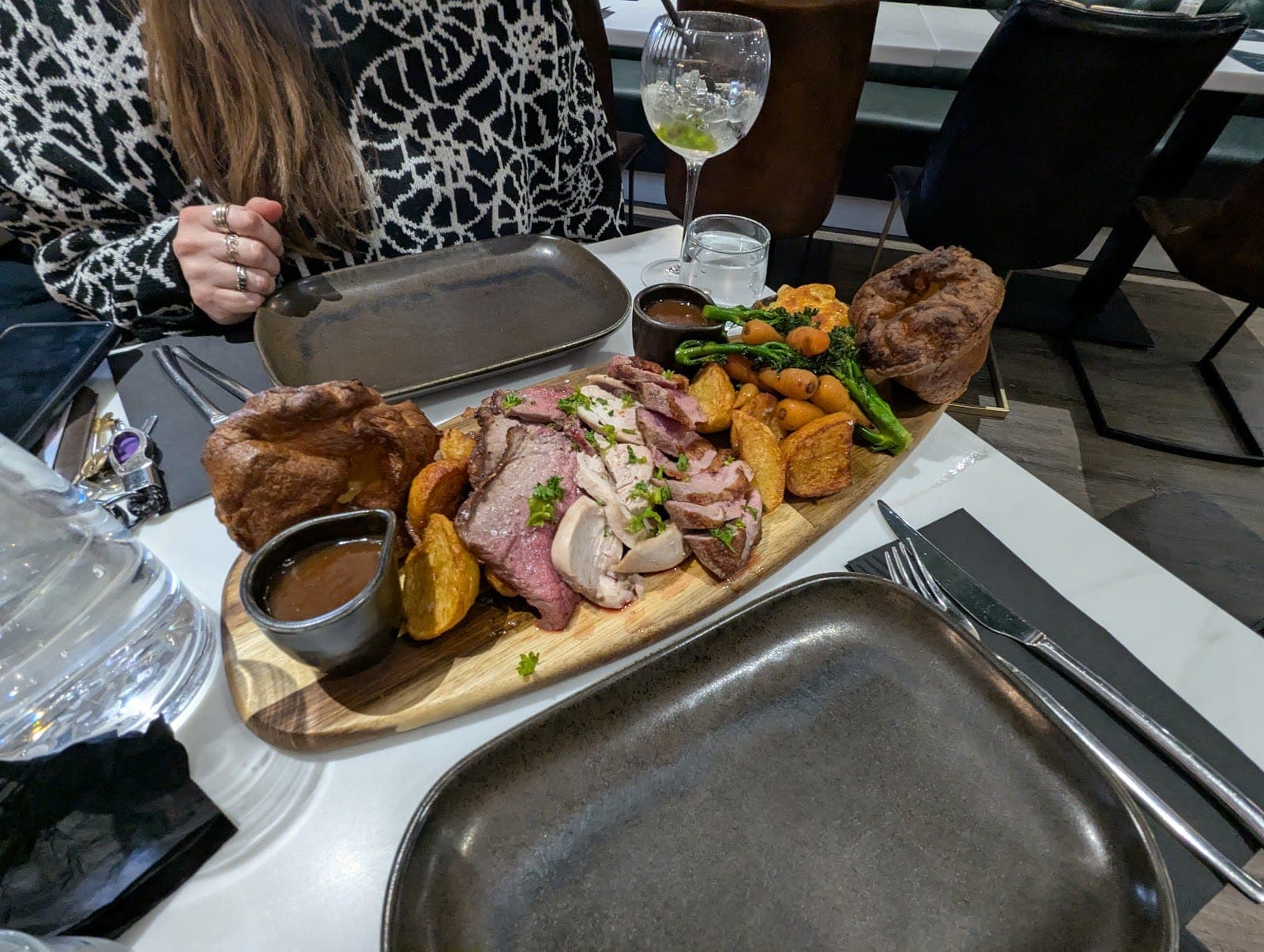 Bond Restaurant & Cocktail Bar