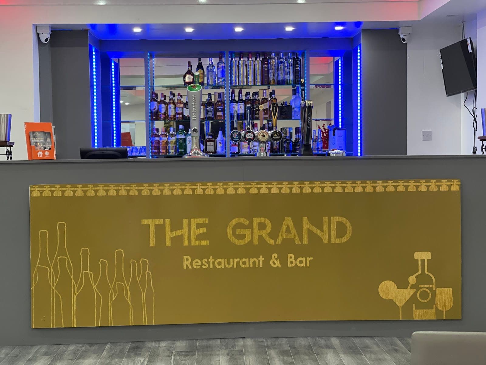 The Grand Restaurant And Bar