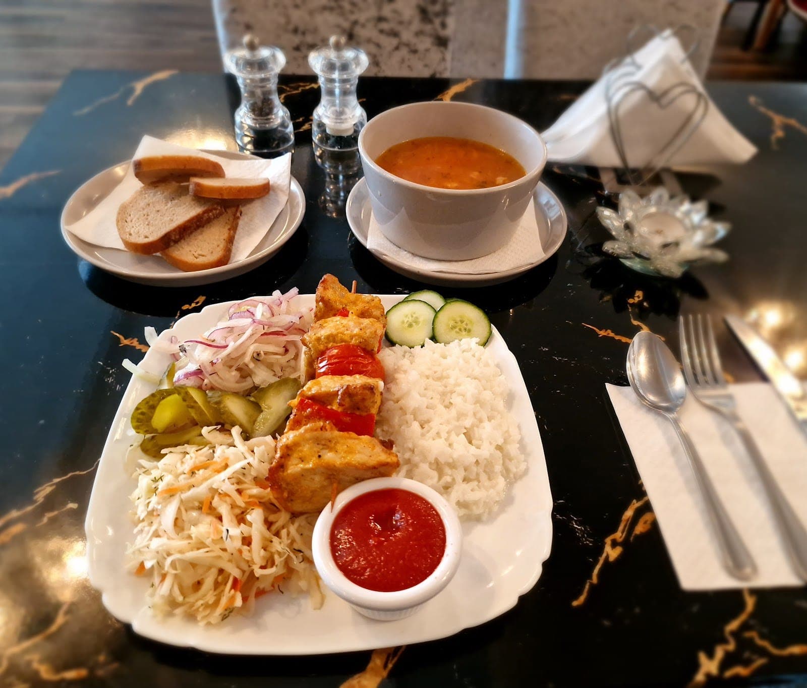 Restaurant "Pas Roma"