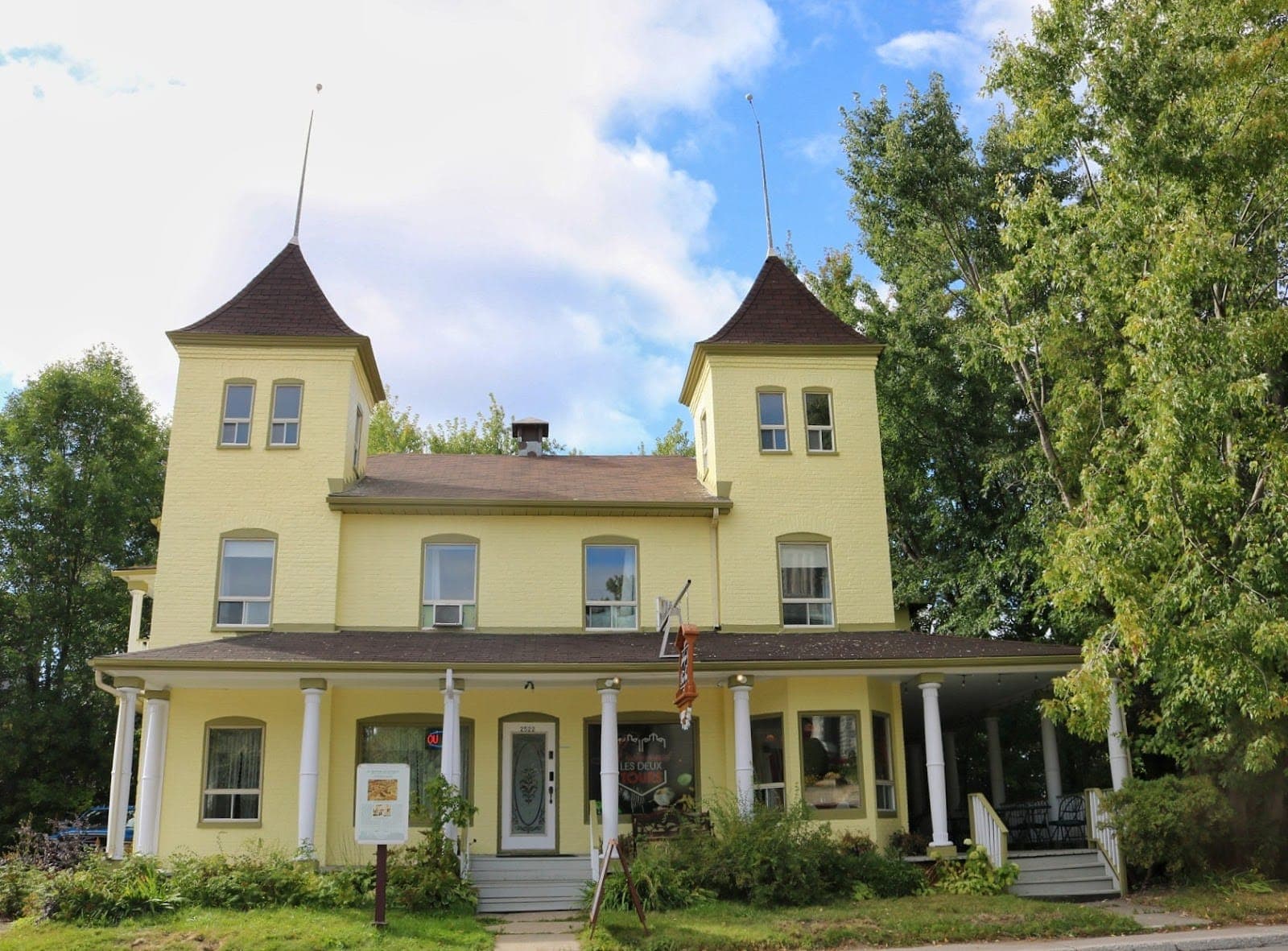 Auberge Des Deux Tours