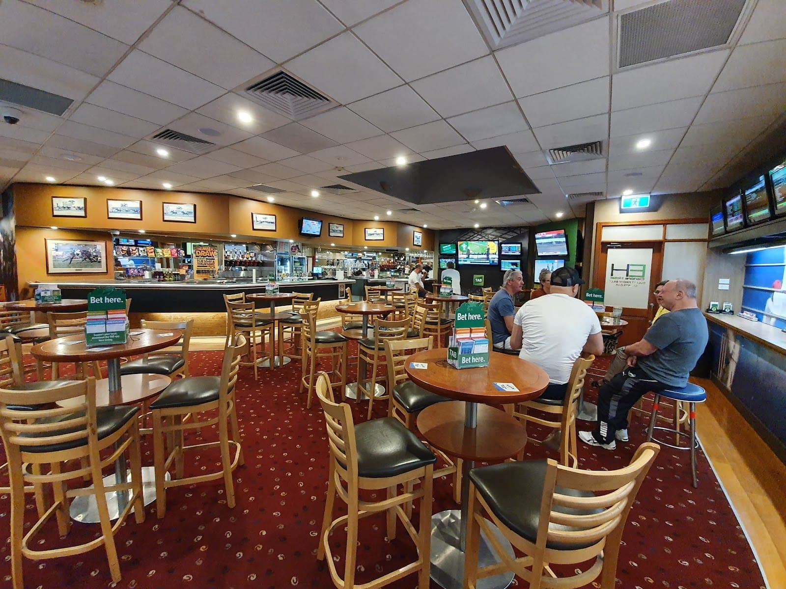 Elanora Hotel East Gosford