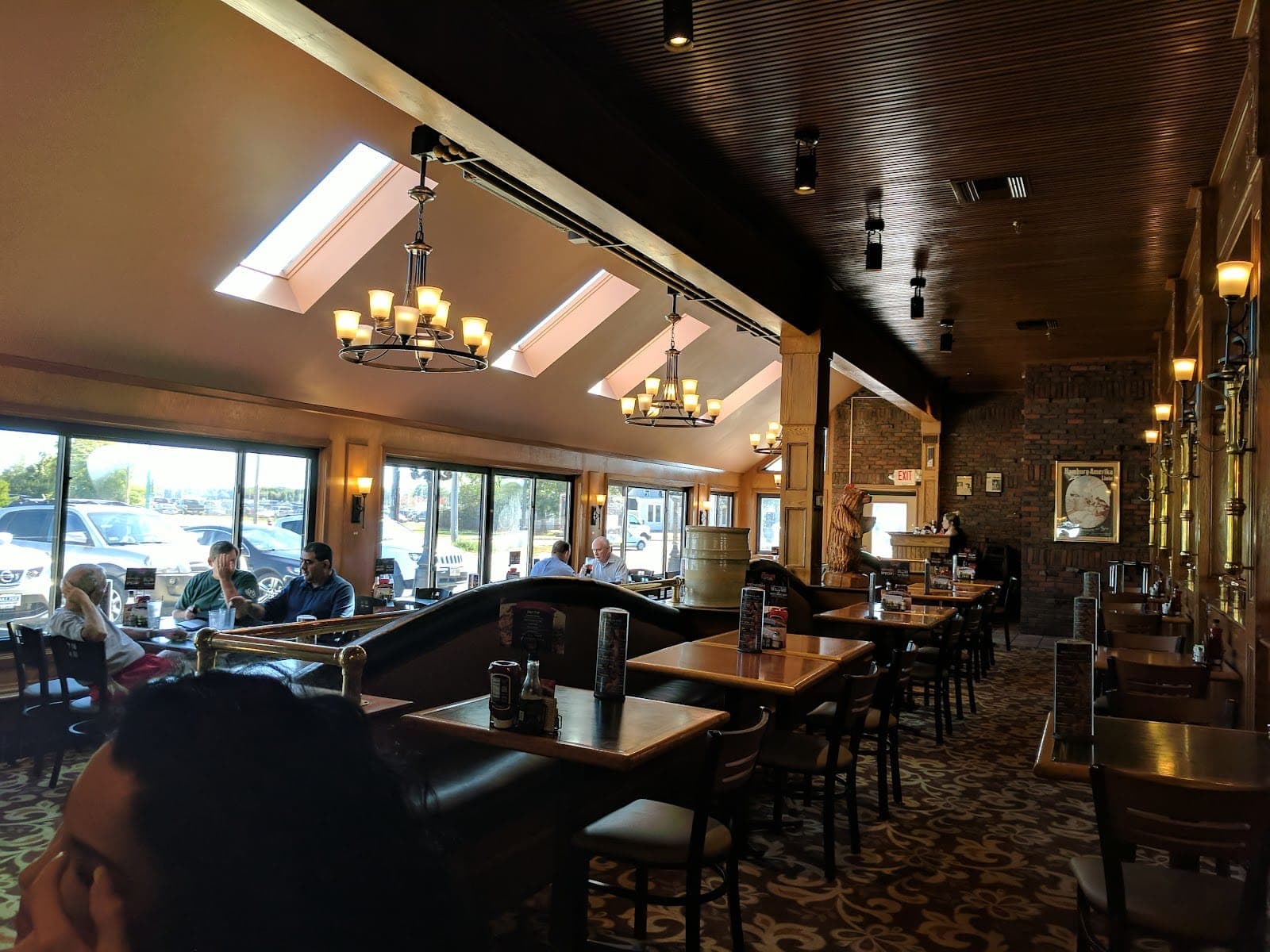 Chelo's Hometown Bar & Grille