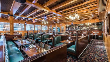 Artie's