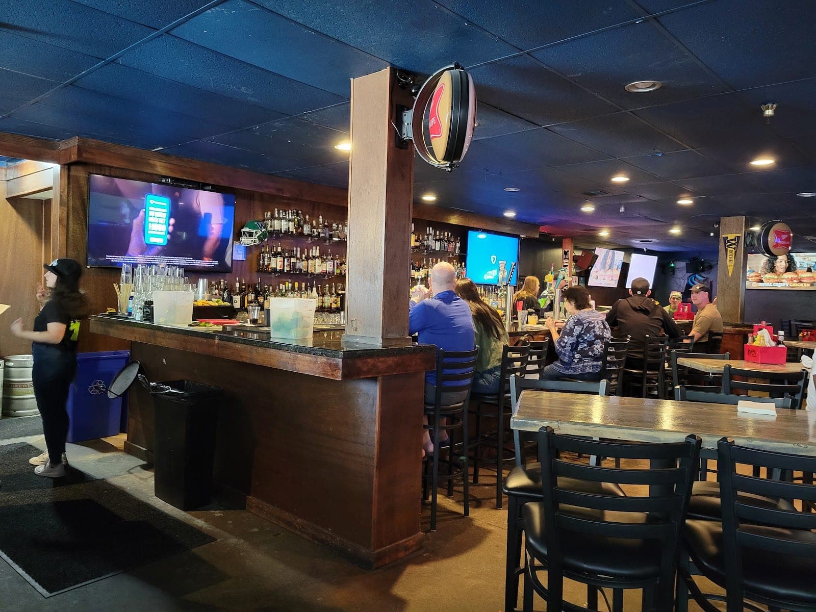 Rooney's Food And Spirits