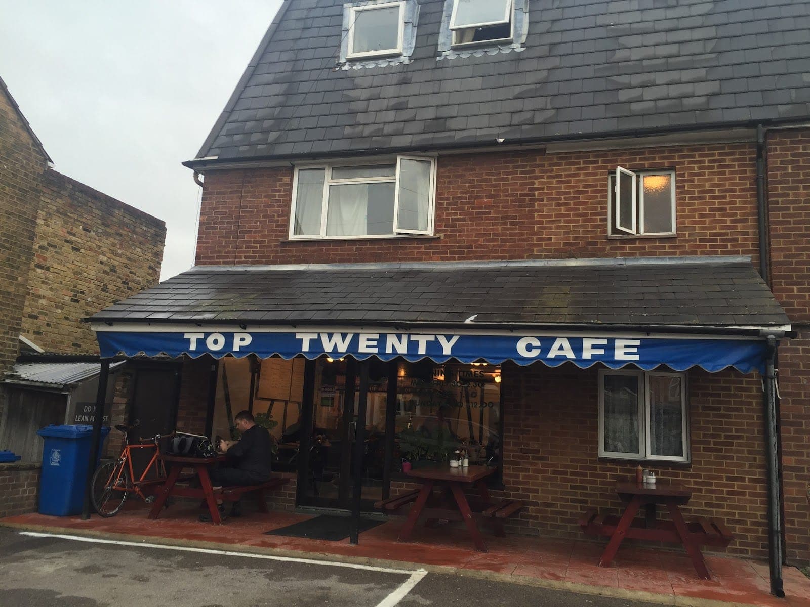 Top Twenty Cafe