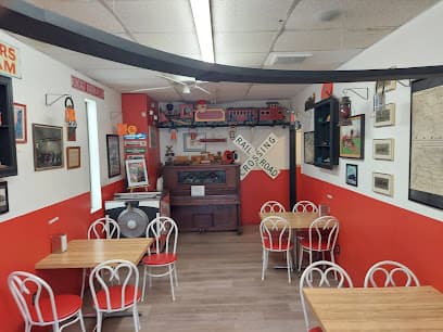 Daddy Dee's Ice Cream Parlor
