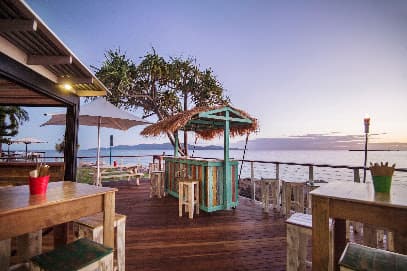 Longboard Bar & Grill