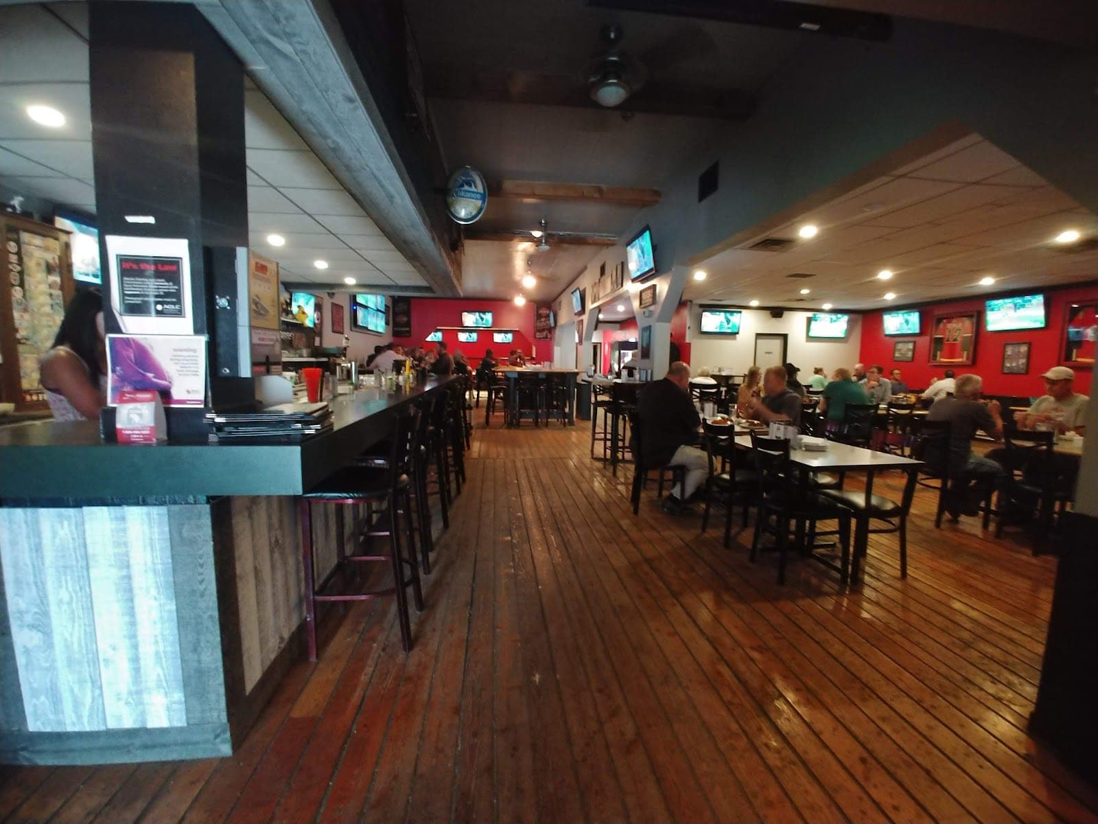 Mug Shotz Sports Bar & Grill