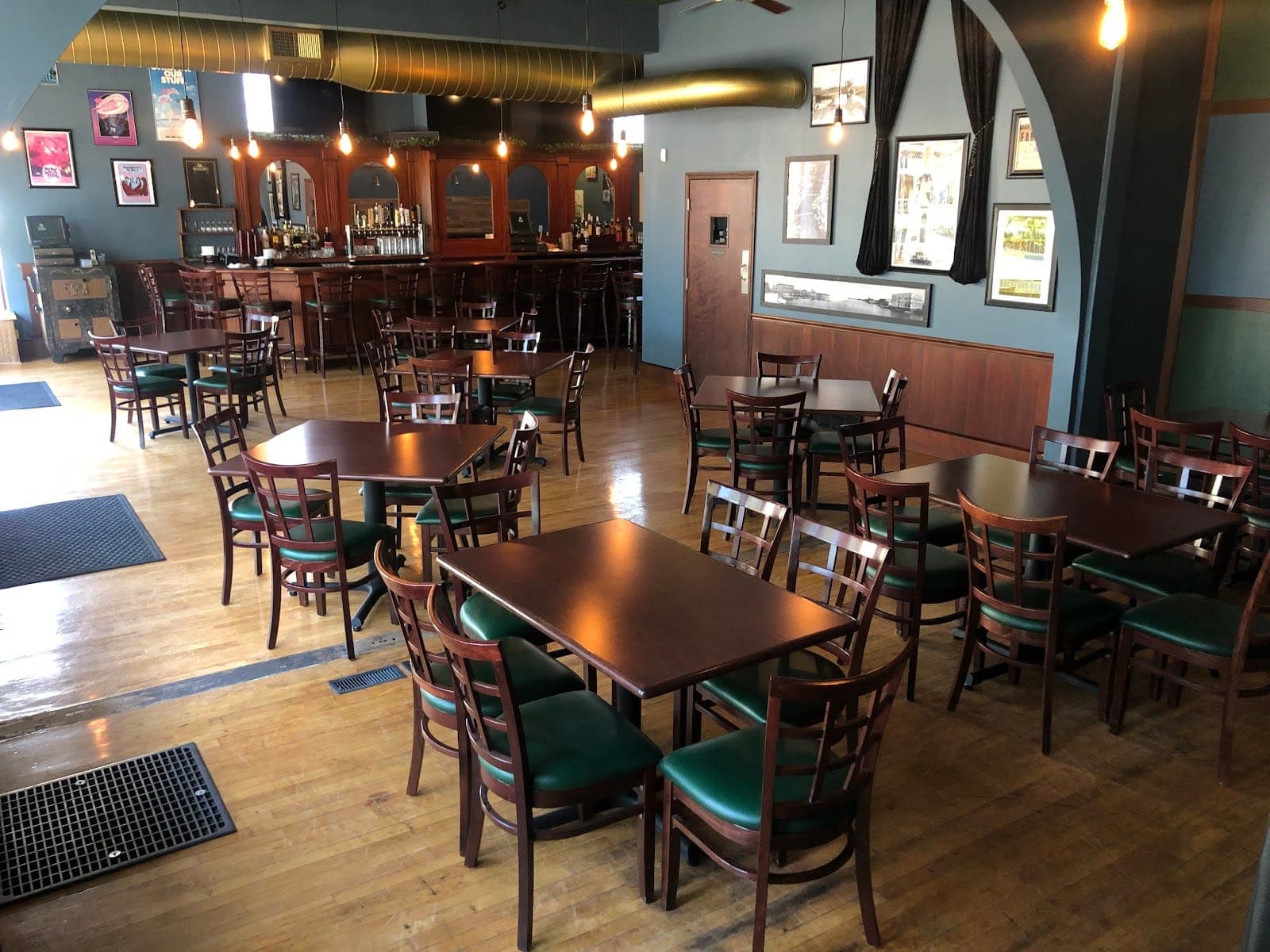 Ernie's Midtown Pub